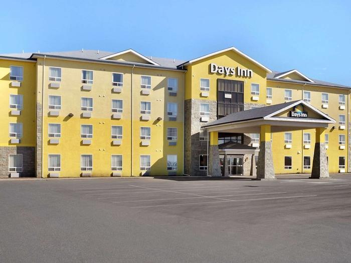 Hotel Days Inn by Wyndham Grande Prairie - Bild 1