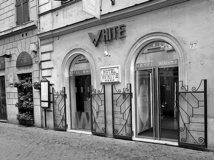 Hotel White - Bild 1