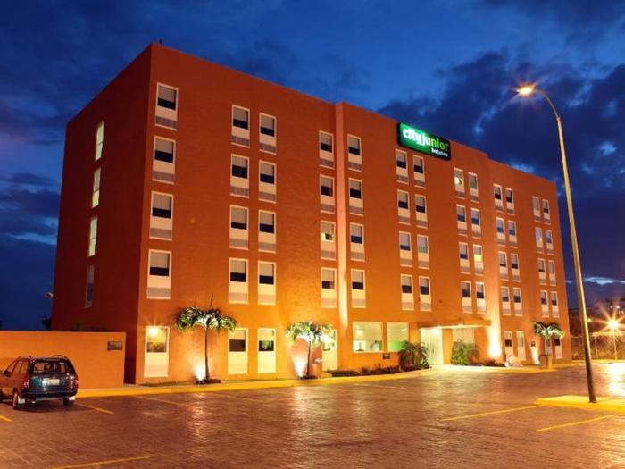 Hotel City Express Junior by Marriott Cancun - Bild 1