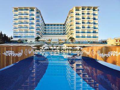 Azura Deluxe Resort & Spa Hotel - Bild 3