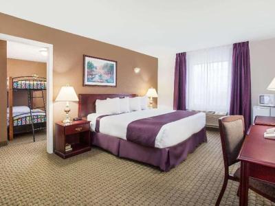 Ramada by Wyndham Red Deer Hotel & Suites - Bild 5