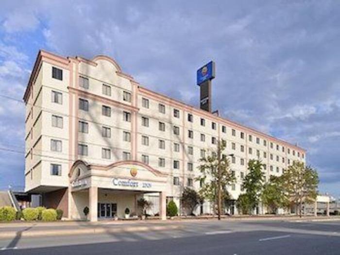 Hotel Quality Inn & Suites - Bild 1