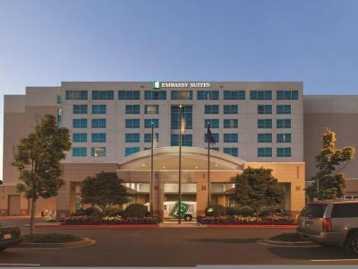 Hotel Embassy Suites by Hilton Portland Airport - Bild 2