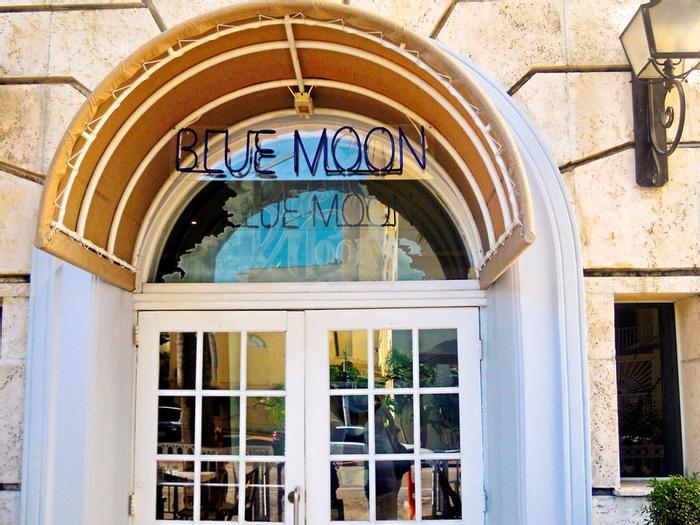 Blue Moon Hotel - Bild 1