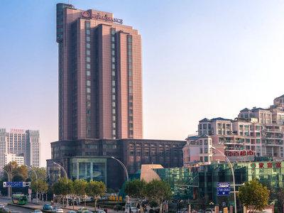 Renaissance Wuhan Hotel