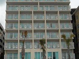 3 Palms Oceanfront Resort