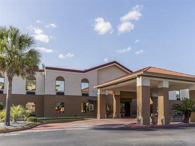Red Roof Inn & Suites Hinesville