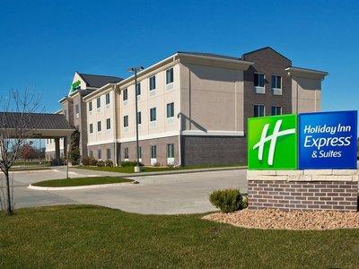 Holiday Inn Express & Suites Ankeny - Des Moines