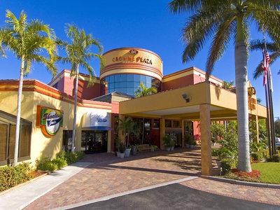 Crowne Plaza Fort Myers At Bell Tower Shops