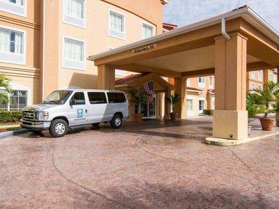 Comfort Inn & Suites Airport - Fort Myers