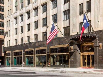 Cambria Hotel & Suites Downtown Dallas