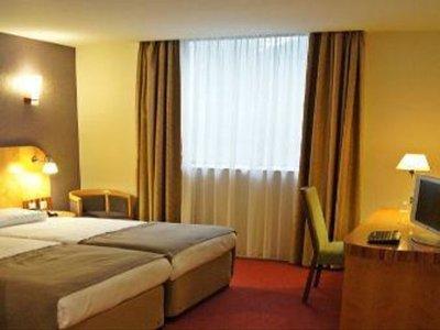 Ramada Hotel & Suites Coventry