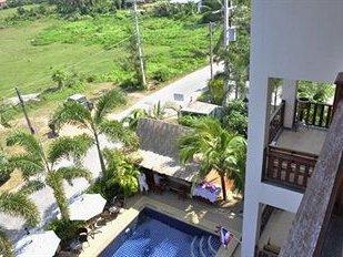 Baan Chayna Lounge Resort - Surin Beach