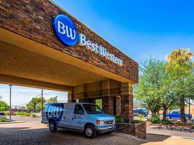 Best Western Plus Tucson Int'l Airport Hotel & Suites