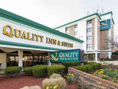 Quality Inn & Suites - College Park