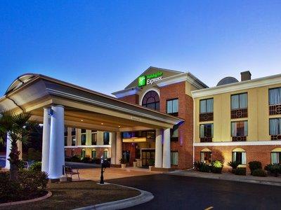 Holiday Inn Express Hotel & Suites Hinesville East - Fort Stewart