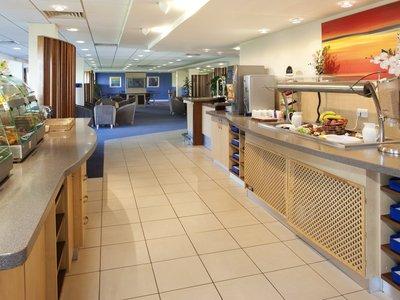 Holiday Inn Express Cardiff Airport - Cardiff