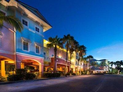 Lighthouse Resort Inn & Suites