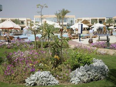 Maxim Plaza And Garden Resort