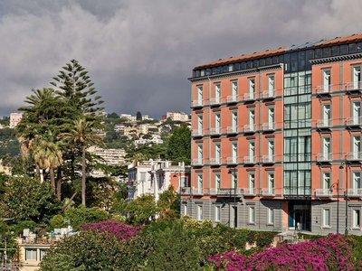 Britannique Hotel Naples, Curio Collection by Hilton