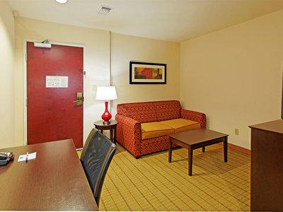 Holiday Inn Express Hotel & Suites Florence Northeast