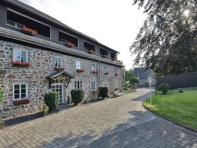 Hotel Gut Funkenhof buchen • Sundern • ab in den urlaub