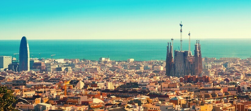 Barcelona vom Hausberg Montjuïc aus gesehen
