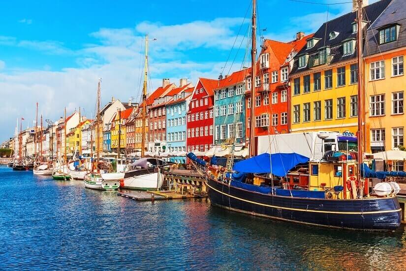 Nyhavn in Kopenhagen mit bunten Häusern