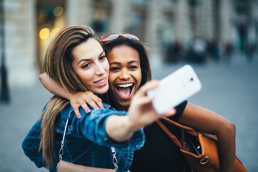 Selfie machen zwecks Identitätsnachweis
