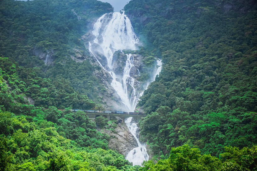 Dudhsagar-Wasserfälle