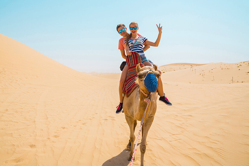 Auf dem Kamel durch die Wüste