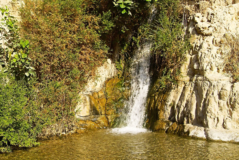 Wasserfall in der Oase En Gedi in Israel