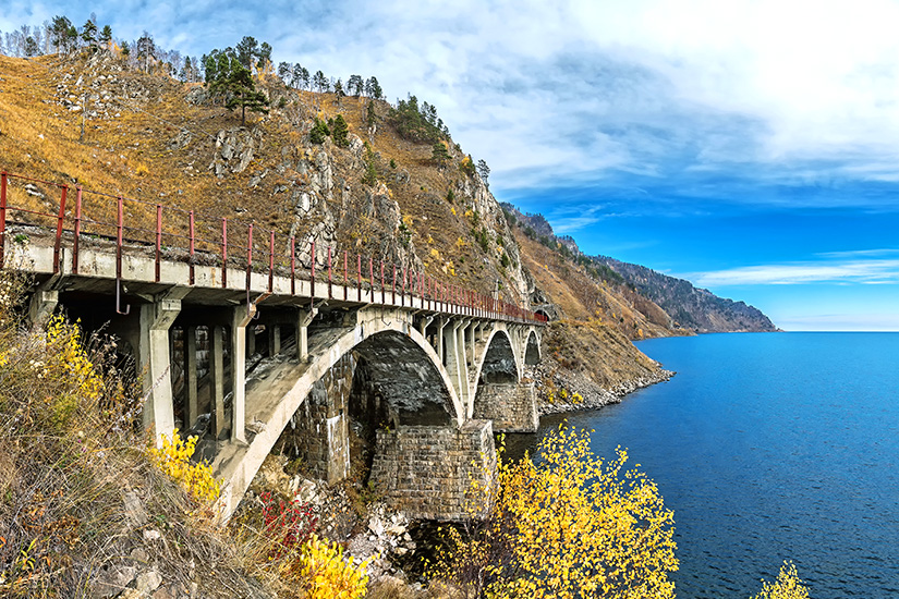 Zugbrücke am Baikalsee