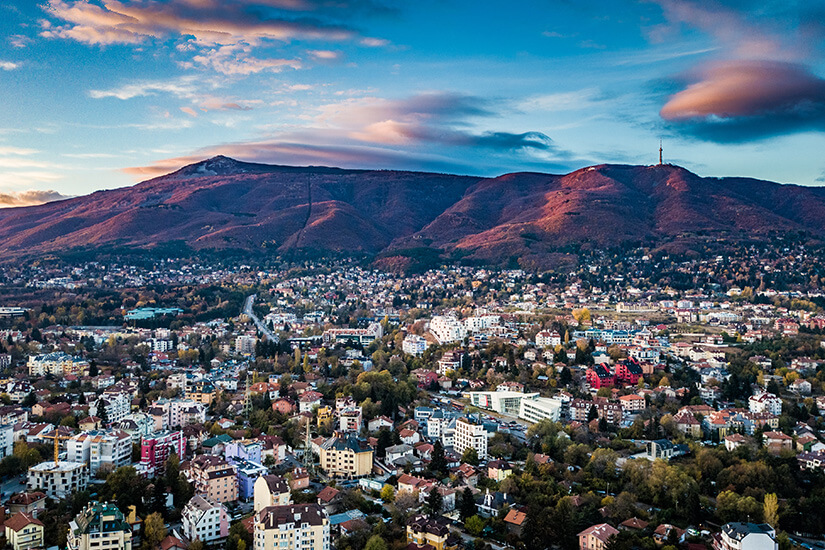 Blick-auf-Sofia-und-das-Vitosha-Gebirge