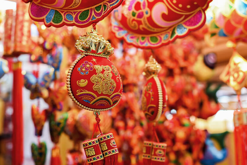 Zum Chinesischen Neujahrsfest wird traditionell in Rot geschmückt