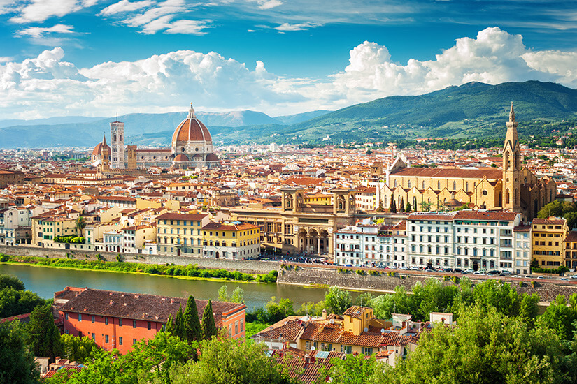 Florenz vor den grünen Hügeln der Toskana