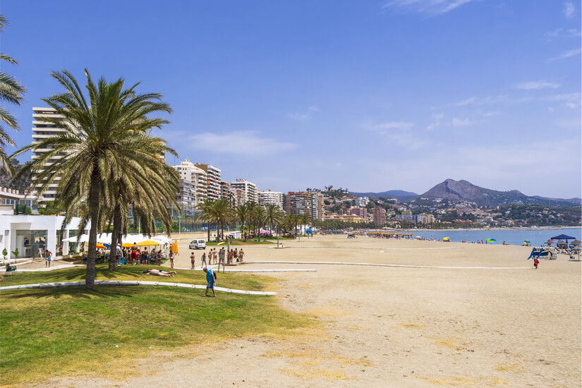 Baden und flanieren am Stadtstrand von Málaga