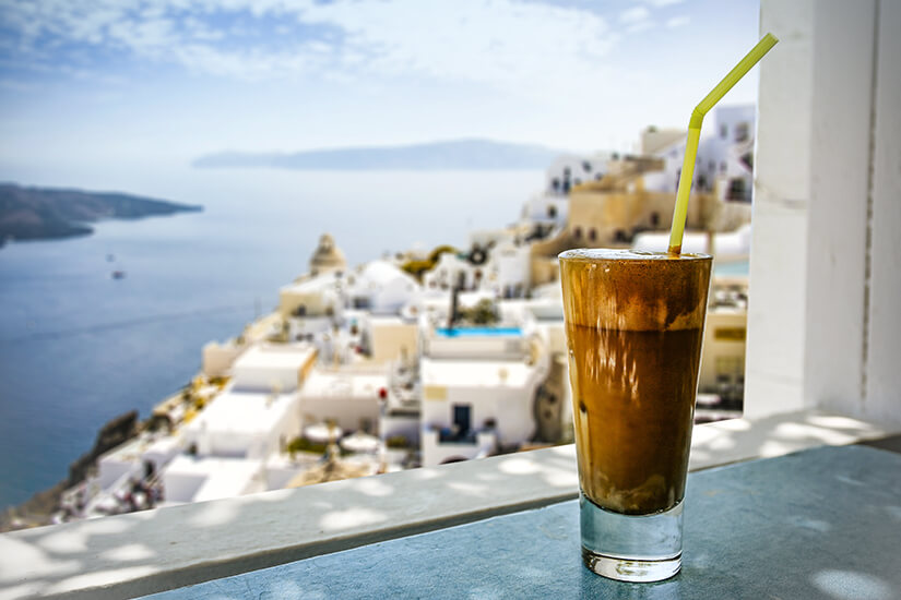 Café frappé im Griechenland-Urlaub