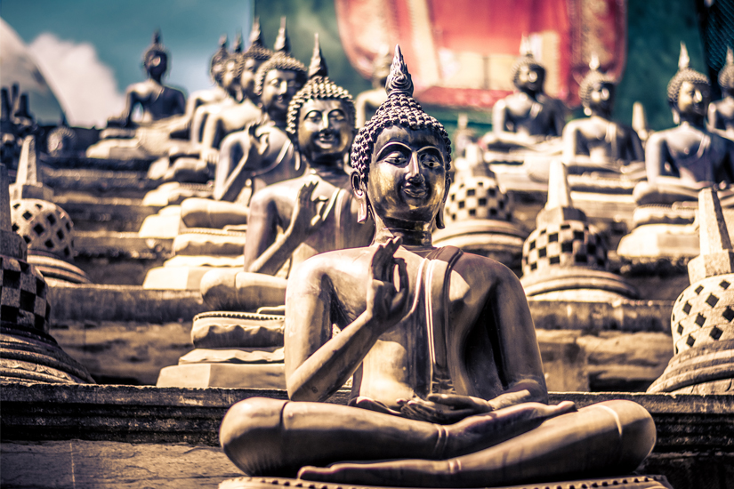 Buddhas im Gangaramaya Tempel in Colombo