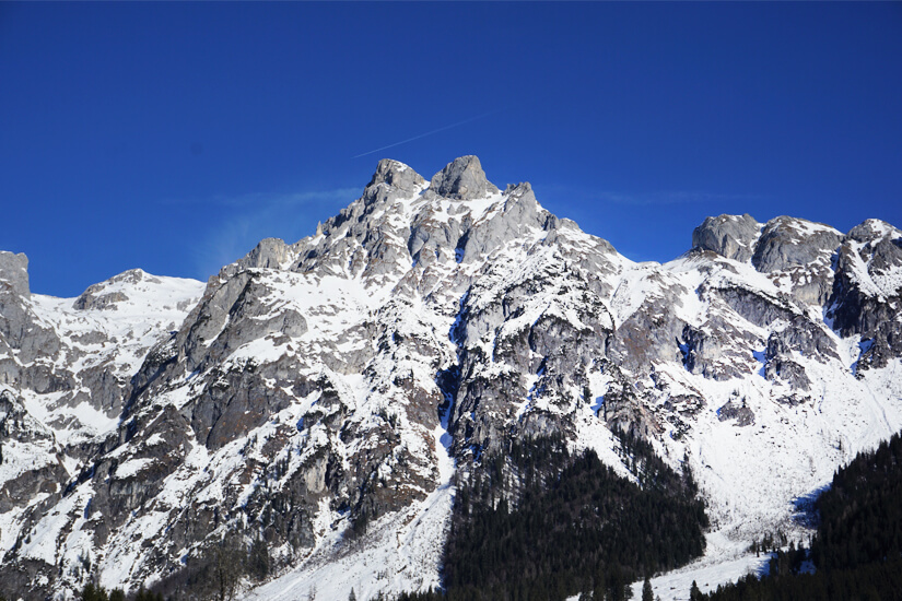 Blick auf das verschneite Tennengebirge