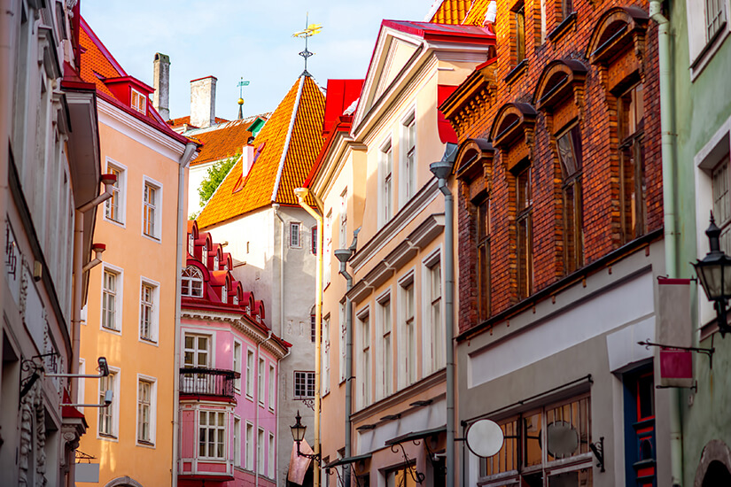 Bunte Häuser in der Altstadt von Tallinn