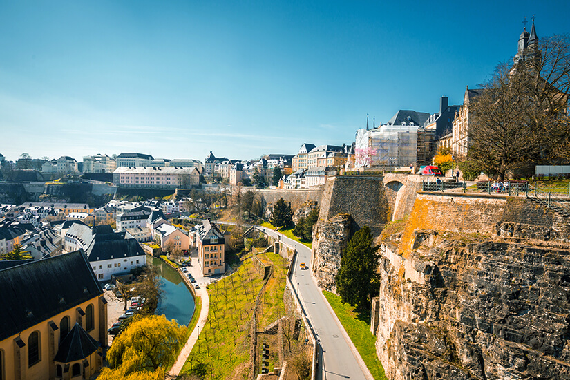 Luxemburg an der Alzette im Sommer