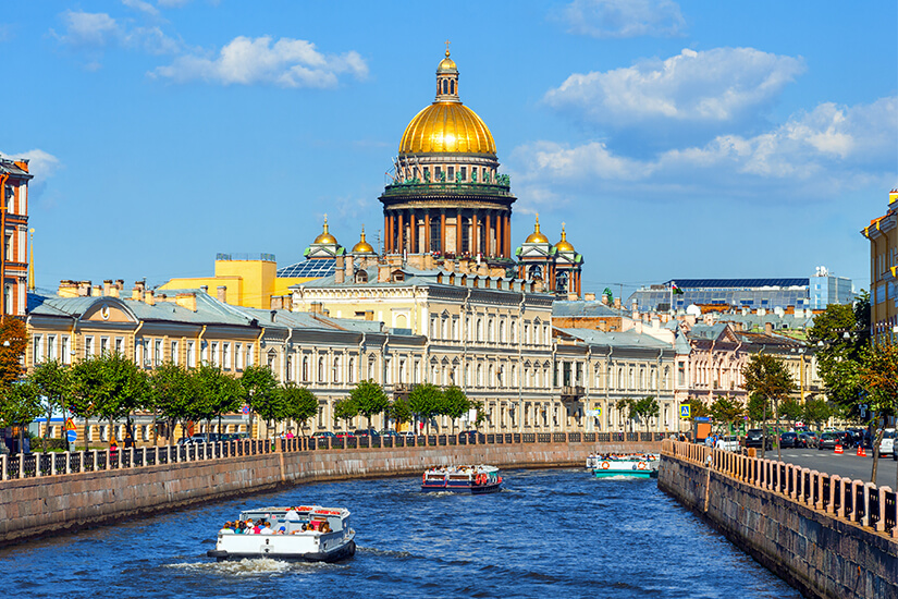 Blick auf die Isaak Kathedrale in St. Petersburg