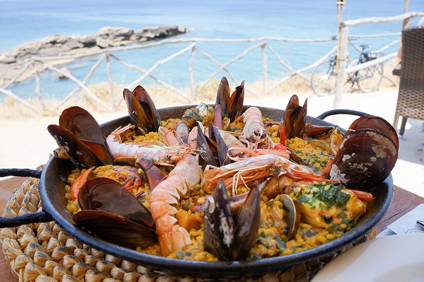 Paella mit Meeresfruechten