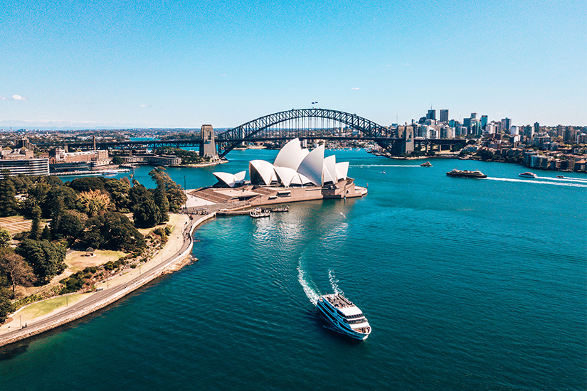 Sydney mit Hafen und Opernhaus