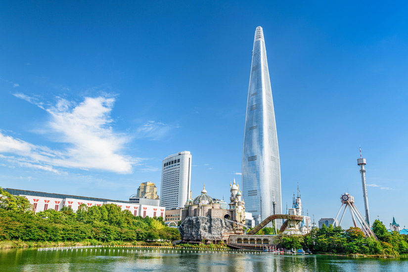 Der Lotte World Tower in Jamsil dong