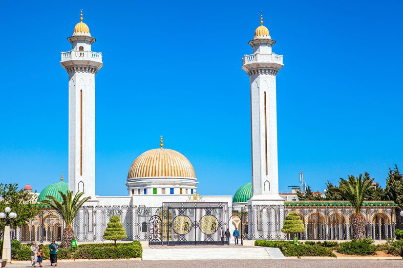 Einer-Moschee-aehnlich-Mausoleum-zu-Ehren-Habib-Bourguibas