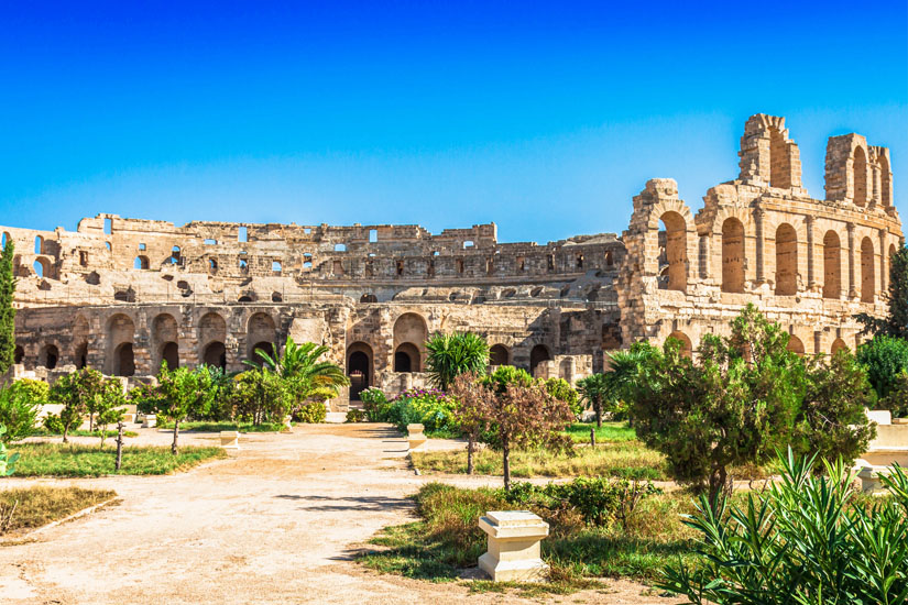 Ruine-des-Amphitheaters-in-El-Jem