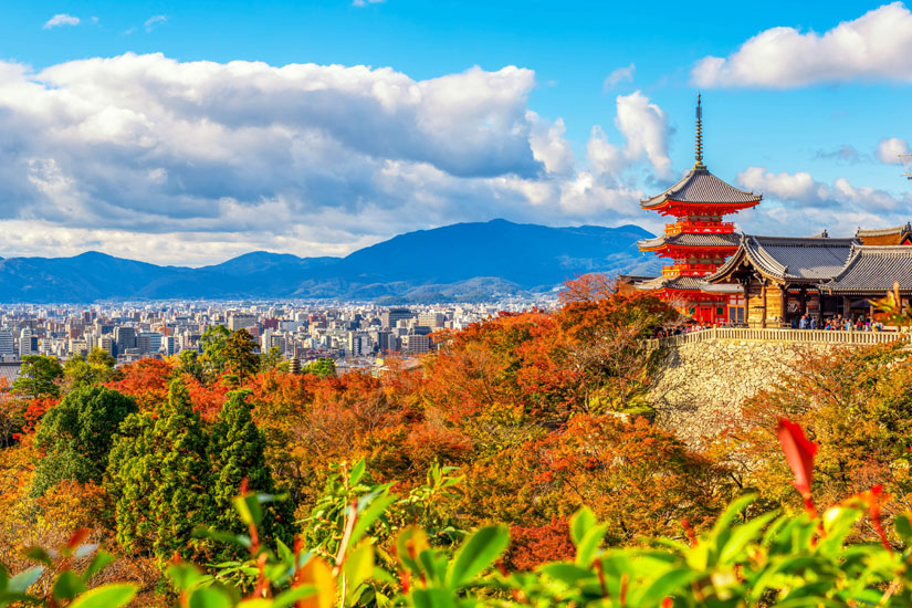 Blick-auf-den-Kiyomizu-dera-Tempel-und-Kyoto