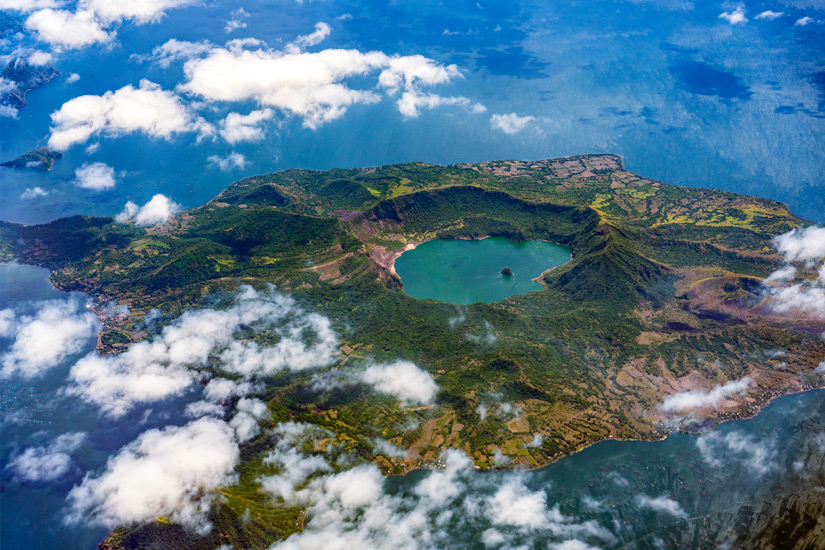 Luftaufnahme-vom-Vulkan-Taal